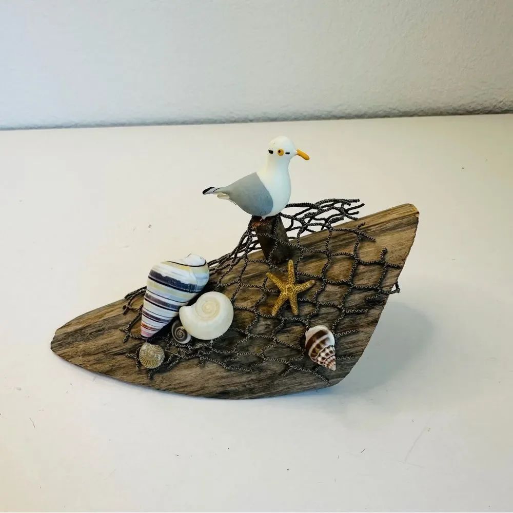 Seagull Beach Shell Net Wood Statue Scene
